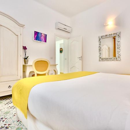 Smeraldo Holiday House Конка-дей-Марини Номер фото