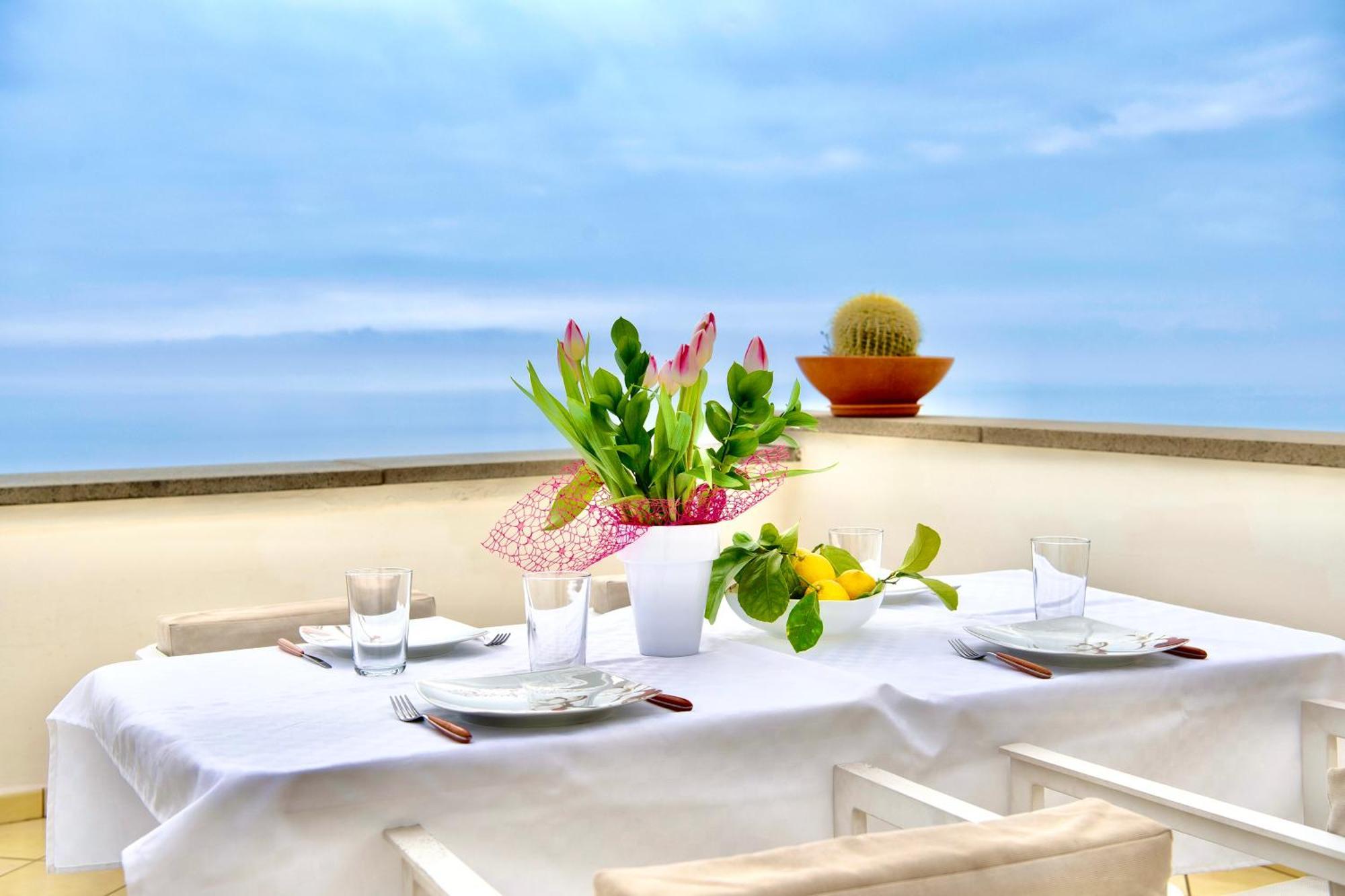 Smeraldo Holiday House Конка-дей-Марини Номер фото